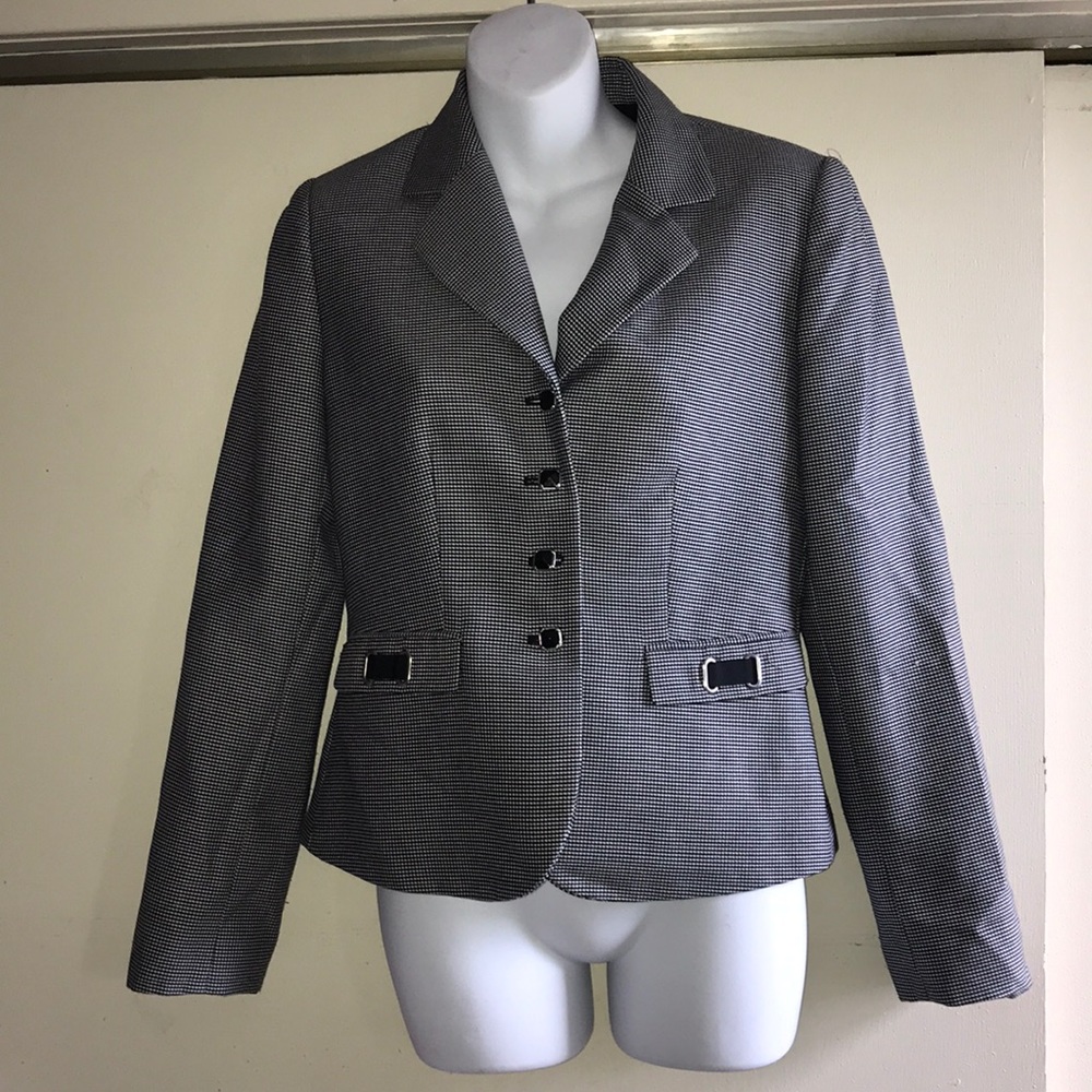 Tahari blazer